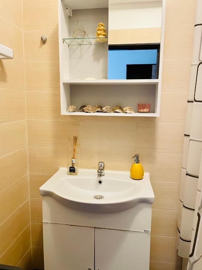 Dream Sury Apartment - Metrou Leonida, Spital Obregia Bükreş Dış mekan fotoğraf