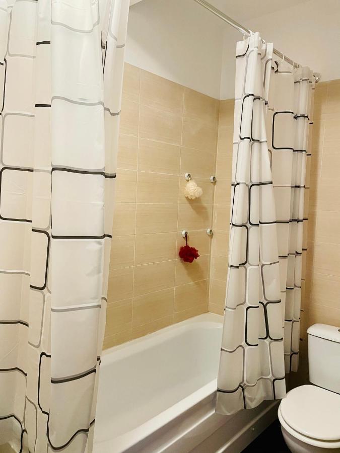 Dream Sury Apartment - Metrou Leonida, Spital Obregia Bükreş Dış mekan fotoğraf